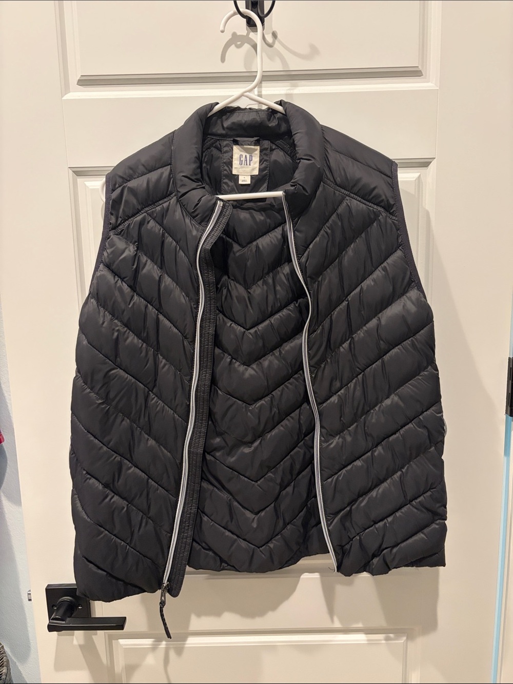GAP Black Quilted Chevron Puffer Vest